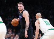 雷速比分-东契奇回归赛场，大胜首场状态亮眼，日本队观众沸腾！的简单介绍