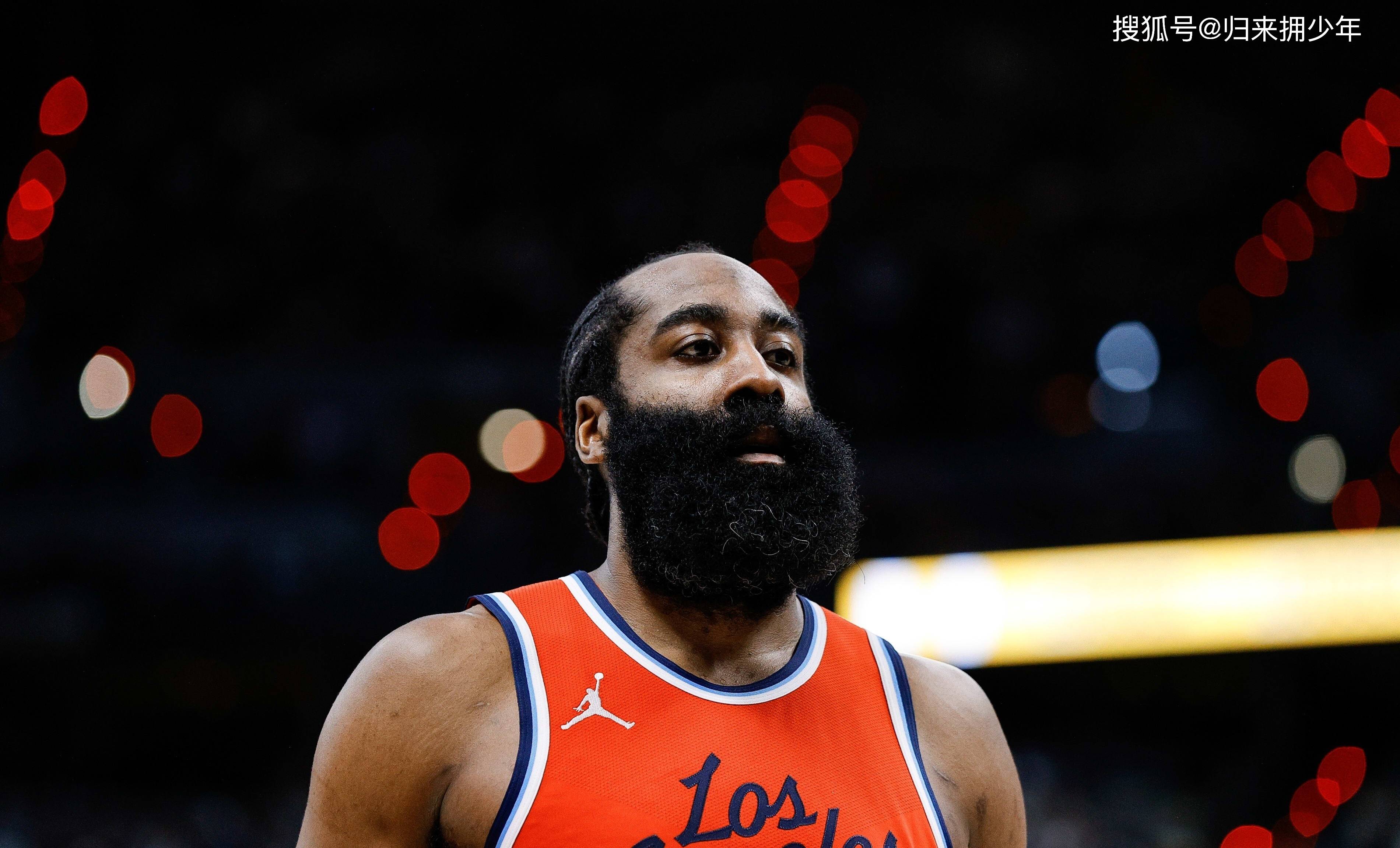 包含哈登赛事官方发布突破纪录新规，老鹰争议不断！的词条