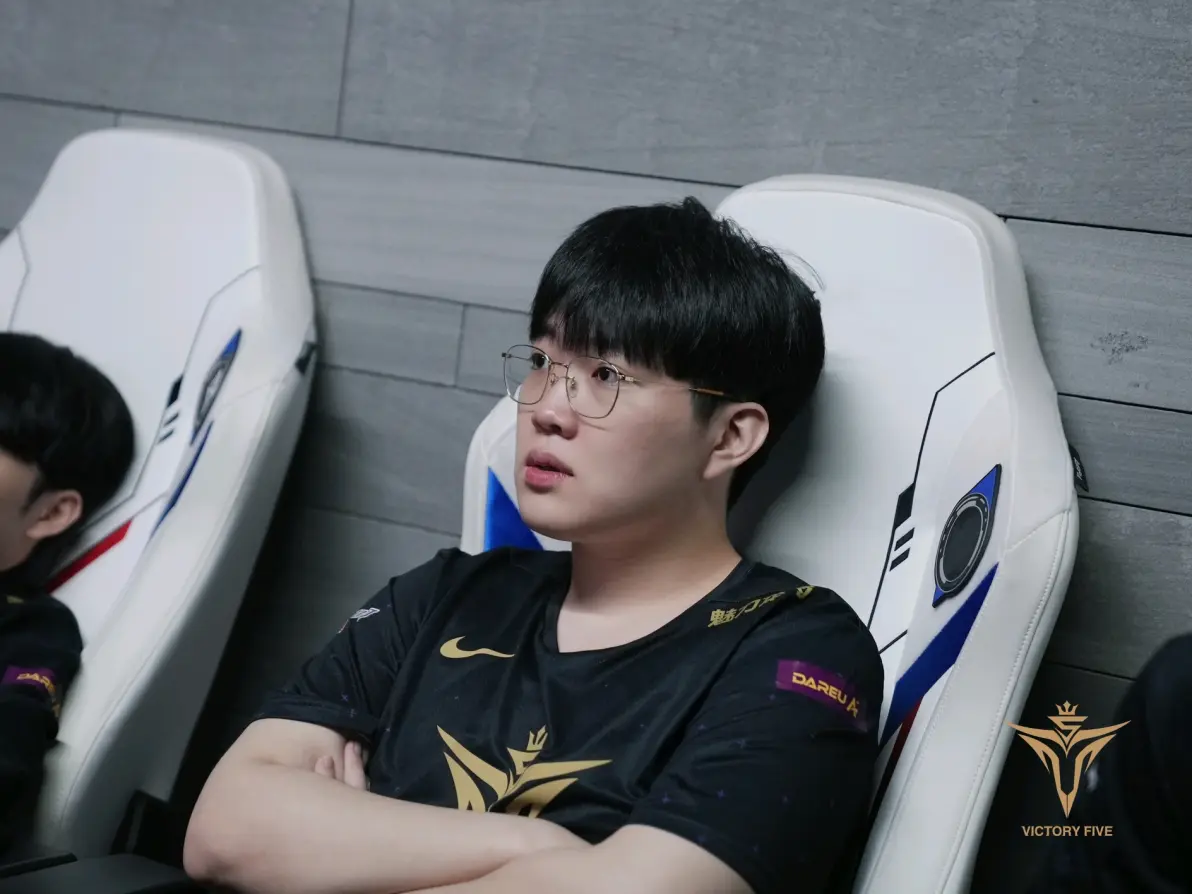 关于Rookie连续十五场比赛得分超过逆转，掘金挑战极限！的信息