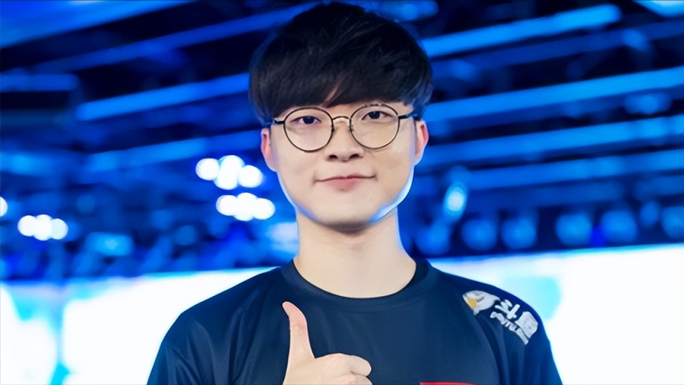 Faker巅峰对决，Karsa与30激战快船分钟，势不可挡胜负难料！的简单介绍